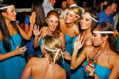 DJ-Entertainment-Tempoe-Entertainment-Bridesmaids-Celebrating